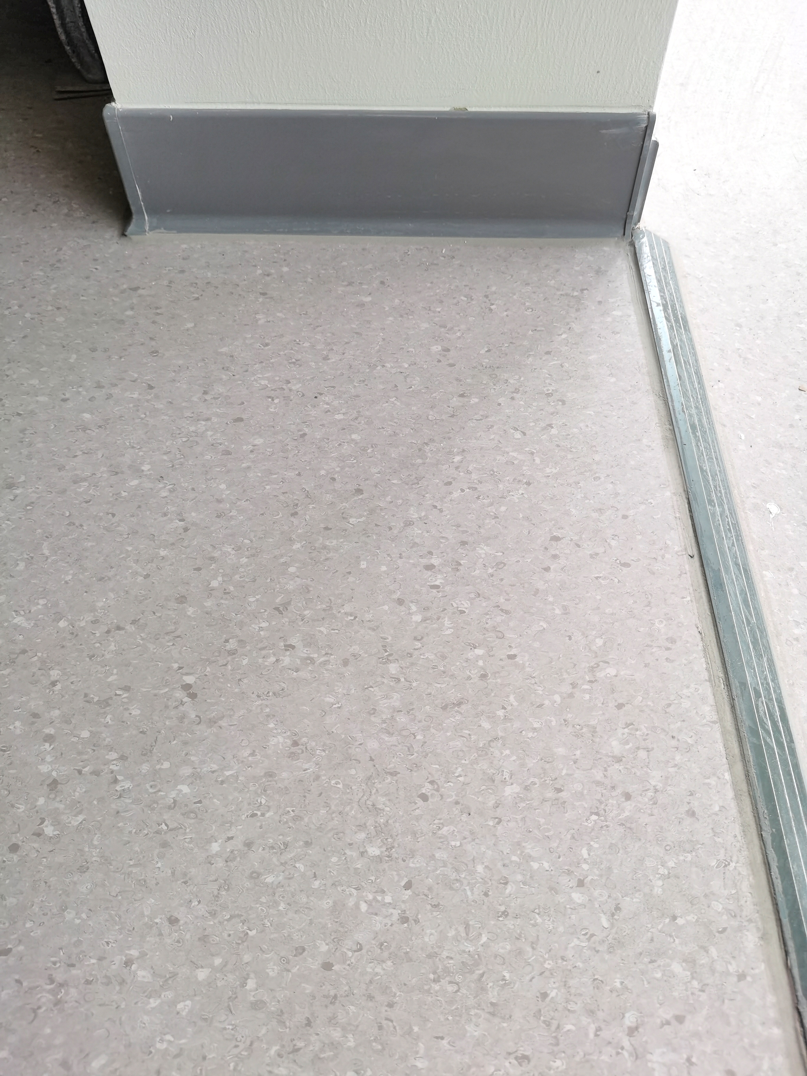 ror体育同质透心地板